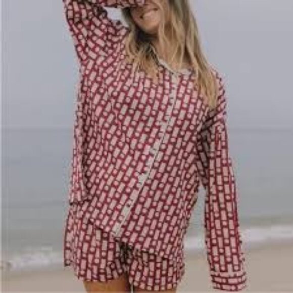 Daily Drills Sleep Shirt in Red White - Picture 2 of 4